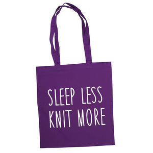 Sleep less knit more bærenett lilla