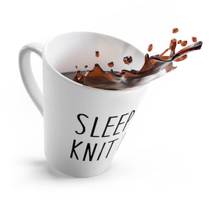 Sleep less knit more lattekrus